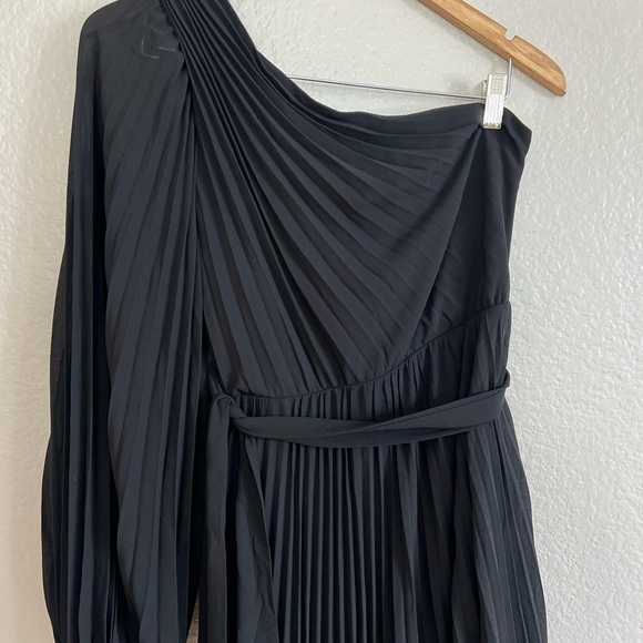 NWOT Divine Charm Black Pleated One-Shoulder Maxi Dress - Picture 6 of 8